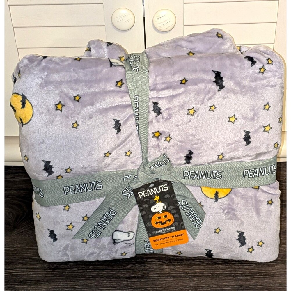 VIRAL Berkshire VelvetLoft Twin Blanket Halloween Snoopy Woodstock Peanuts
